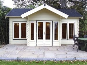 Lugarde Blokhut B22 600x350 cm - 44 mm- Zadeldak- Onbehandeld vurenhout- Lugarde