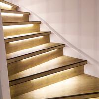 Luxe LED Trapverlichting set met bewegingssensor - Warm Wit Licht - voor max. 16 treden - 20mtr strip om zelf de breedte maat te maken