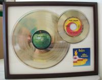 Gouden dubbel plaat The Beatles Yellow Submarine