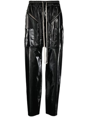 Rick Owens DRKSHDW Broek met verlaagd kruis en glanzende afwerking - Zwart Rick Owens DRKSHDW Broek met verlaagd kruis en glanzende afwerking - Zwart