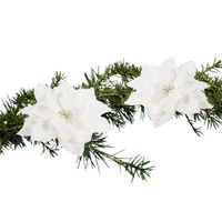 2x stuks kerstboomversiering op clip witte besneeuwde bloemen 15 cm - Kersthangers - thumbnail
