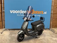 Senzo RivaLux Special Mat Groen 25 Km/h Tweedekans - Verbrandingsmotor Scooter Senzo RivaLux Special Mat Groen 25 Km/h Tweedekans - Verbrandingsmotor Scooter