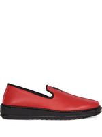 Giuseppe Zanotti chaussons en cuir à détail logo - Rouge