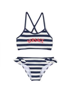 Versace Kids bikini rayé à logo imprimé - Bleu