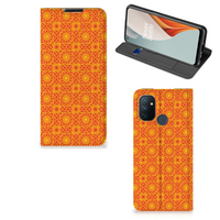 OnePlus Nord N100 Hoesje met Magneet Batik Oranje - thumbnail