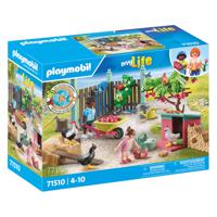 PLAYMOBIL MyLife Kleine kippenboerderij in de tuin van het - thumbnail