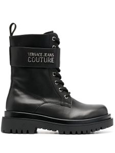 Versace Jeans Couture bottes lacées à plaque logo - Noir