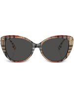 Burberry Eyewear lunettes de soleil Vintage à monture papillon - Marron - thumbnail