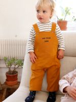 Fleece babyset met te personaliseren T-shirt en tuinbroek karamel