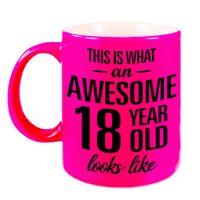 Awesome 18 year cadeau mok / beker neon roze 330 ml   - - thumbnail