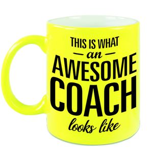 Awesome coach cadeau mok / beker neon geel 330 ml