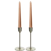 Kandelaars 2x aluminium zilver 20 cm met 12x rose gouden dinerkaarsen