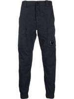 C.P. Company pantalon à patch logo au dos - Bleu