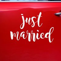 Trouwauto decoratie sticker Just Married - Bruiloft - wit - 33 x 45 cm - pas getrouwd - thumbnail