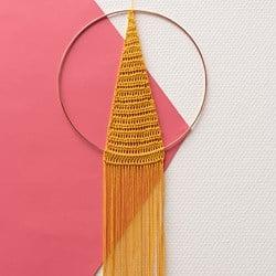 Yarn and Colors Must-Have Triangle Wall Hanging Haakpakket 1