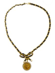 CHANEL Pre-Owned collier à pendentif médaillon (1996) - Or