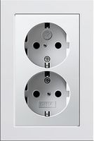 Dubbel stopcontact wit glanzend E2 Gira inbouw voor ovale dozen