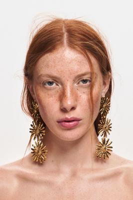 Margriet oorbellen zalio - MATERIAL FINISHES - U Margriet oorbellen zalio - MATERIAL FINISHES - U