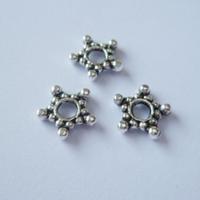 Nellie's Choice • floral spacers 20stuks silver nr. 4