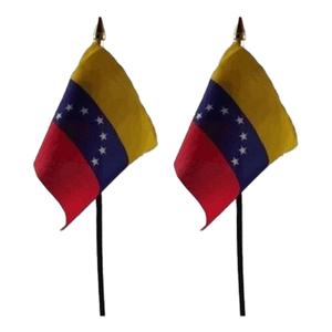 Venezuela - 2x - mini vlaggetje van 10 x 15 cm op stokje - Landen vlag - H27 cm