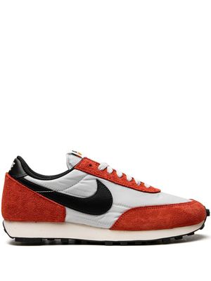 Nike baskets Daybreak - Rouge