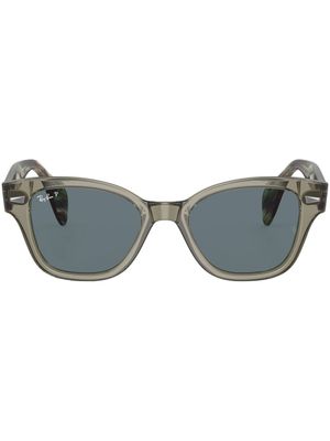 Ray-Ban lunettes de soleil à monture d'inspiration wayfarer - Vert