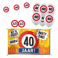 Feestartikelen 40 jaar verjaardag versiering pakket verkeersborden - thumbnail