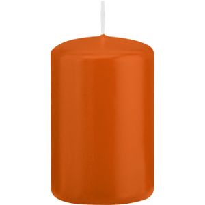 1x Oranje woondecoratie kaarsen 5 x 8 cm 18 branduren