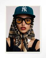 Urban Cotton Wandkleed 'Cool Girl' 145 x 190cm in Floating Frame - off white Urban Cotton Wandkleed 'Cool Girl' 145 x 190cm in Floating Frame - off white
