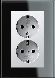 Dubbel stopcontact wit glanzend met Gira esprit zwart glas afdekraam recht