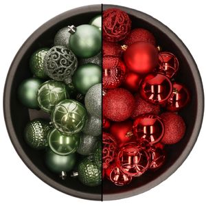 74x stuks kunststof kerstballen mix van salie groen en rood 6 cm