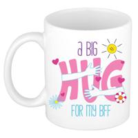 Cadeau koffie/thee mok voor BFF - wit - big hug - 300 ml - keramiek - verjaardag - thumbnail