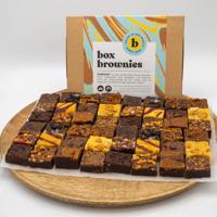 Box Brownies Mini's Box - 24 Brownies Per Post - Brievenbus Pakket - 12 smaken - Fair trade Belgische chocolade - Oreo - Blondie - Speculoos - Kokos
