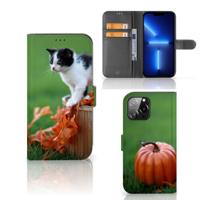 iPhone 13 Pro Max | Telefoonhoesje | Met pasjeshouder | Kitten