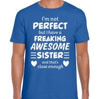 Freaking awesome Sister / zus cadeau t-shirt blauw heren - thumbnail