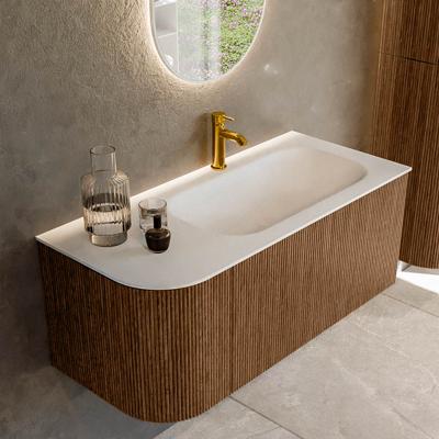 Mondiaz KURVE 105 cm Onderkast Greeploos 1 Lade Met Deuren Walnut, Wastafel Solid Surface Rechts Talc 1 Kraangat Zonder Spiegel (KRVBGS105L1L1D1KR-Wal/Tal)