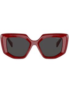 Prada Eyewear lunettes de soleil à monture géométrique - Rouge