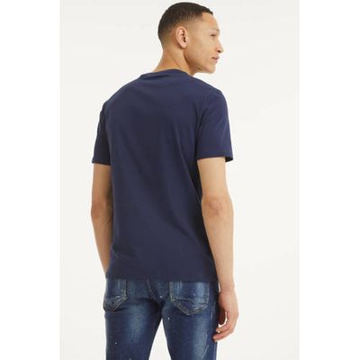 GUESS T-shirt met logo donkerblauw GUESS T-shirt met logo donkerblauw