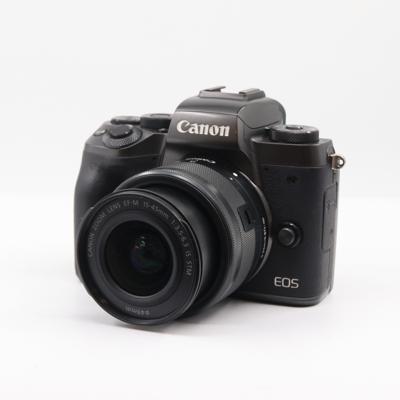 Canon EOS M5 + EF-M 15-45mm f/3.5-6.3 IS STM occasion