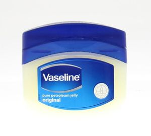 Petroleum jelly creme