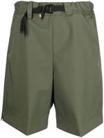 Moncler bermuda à taille ceinturée - Vert