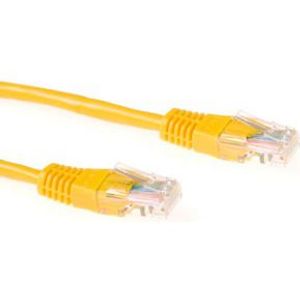 ACT Gele 10 meter U/UTP CAT5E patchkabel met RJ45 connectoren