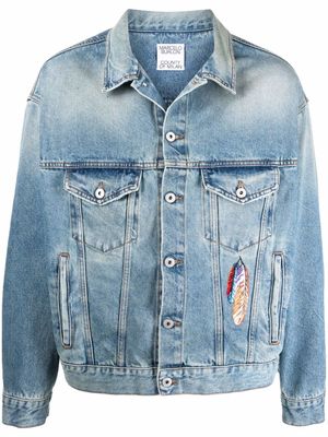 Marcelo Burlon County of Milan veste en jean à détails de plumes - Bleu