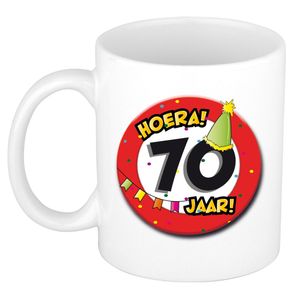 Hoera 70 jaar mok/beker verkeersbord - keramiek - 300 ml