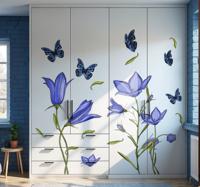 Blauwe bloemen met vlinders kast stickers