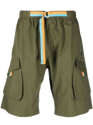 Marcelo Burlon County of Milan short cargo en coton à ceinture contrastante - Vert