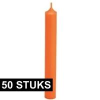 Hahn Dinerkaarsen - 50x stuks - oranje - H18 cm - 7 branduren - kandelaar