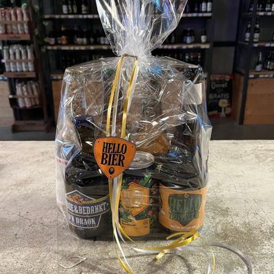 Hellobier Afscheidsgeschenkverpakking 6 Bieren + Pinda's