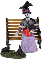 Lemax feeding the birds s/2 halloween figuur Spooky Town 2022 Lemax feeding the birds s/2 halloween figuur Spooky Town 2022