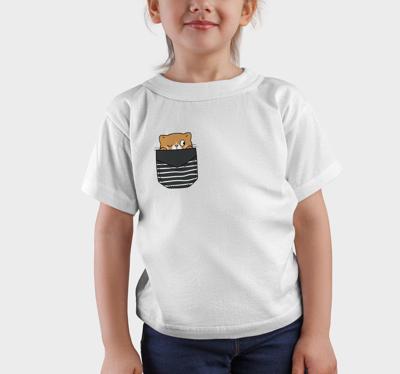 Kat in borstzak t-shirt